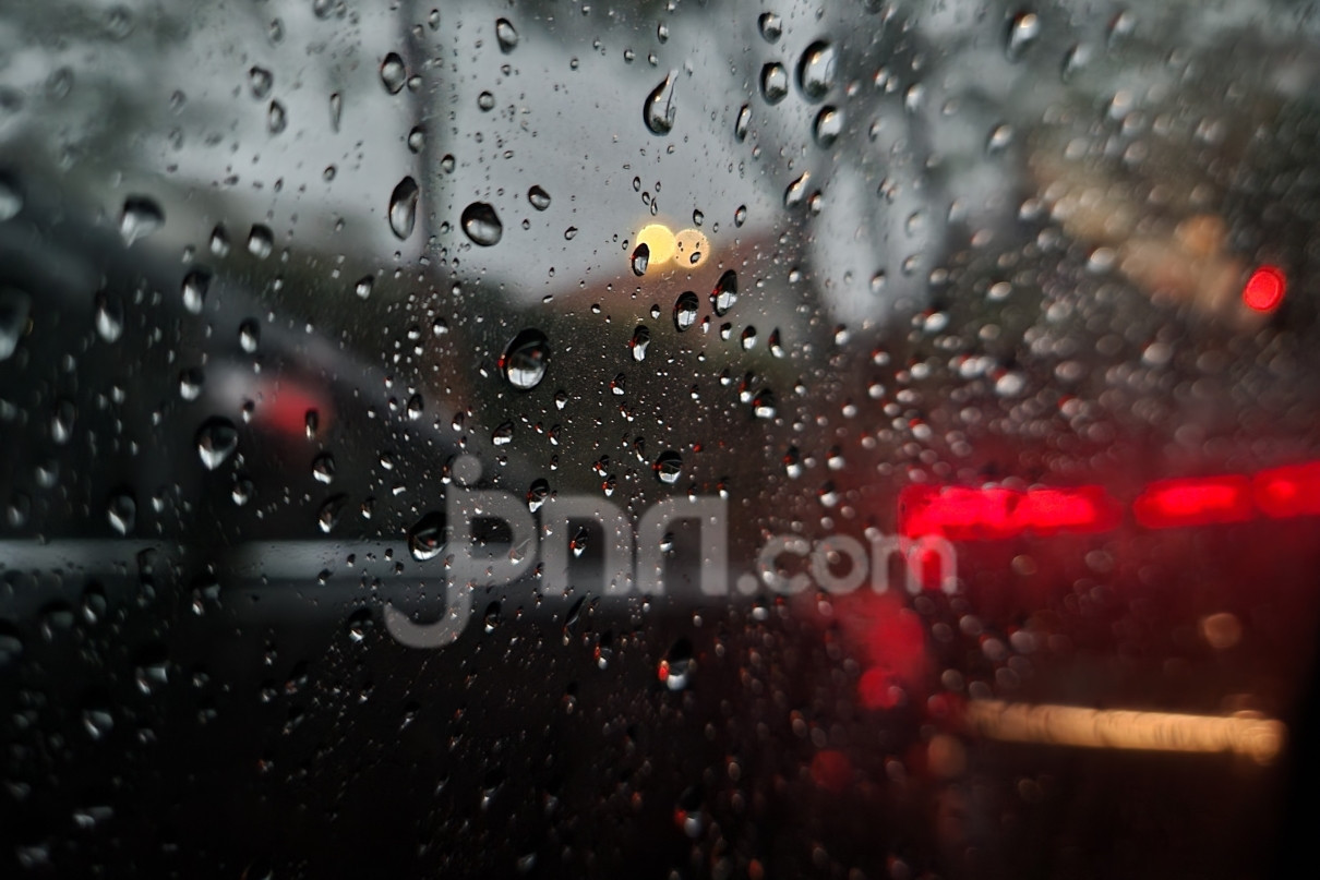 Cuaca Malang Hari Ini: BMKG Juanda Prediksi Hujan Ringan & Suhu 16-32°C