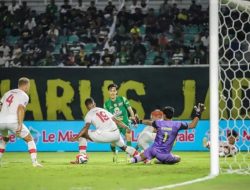 Analisis Kemenangan Persebaya vs Persis Solo 2-1: Taktik Babak Kedua & Peran Kunci Ernando