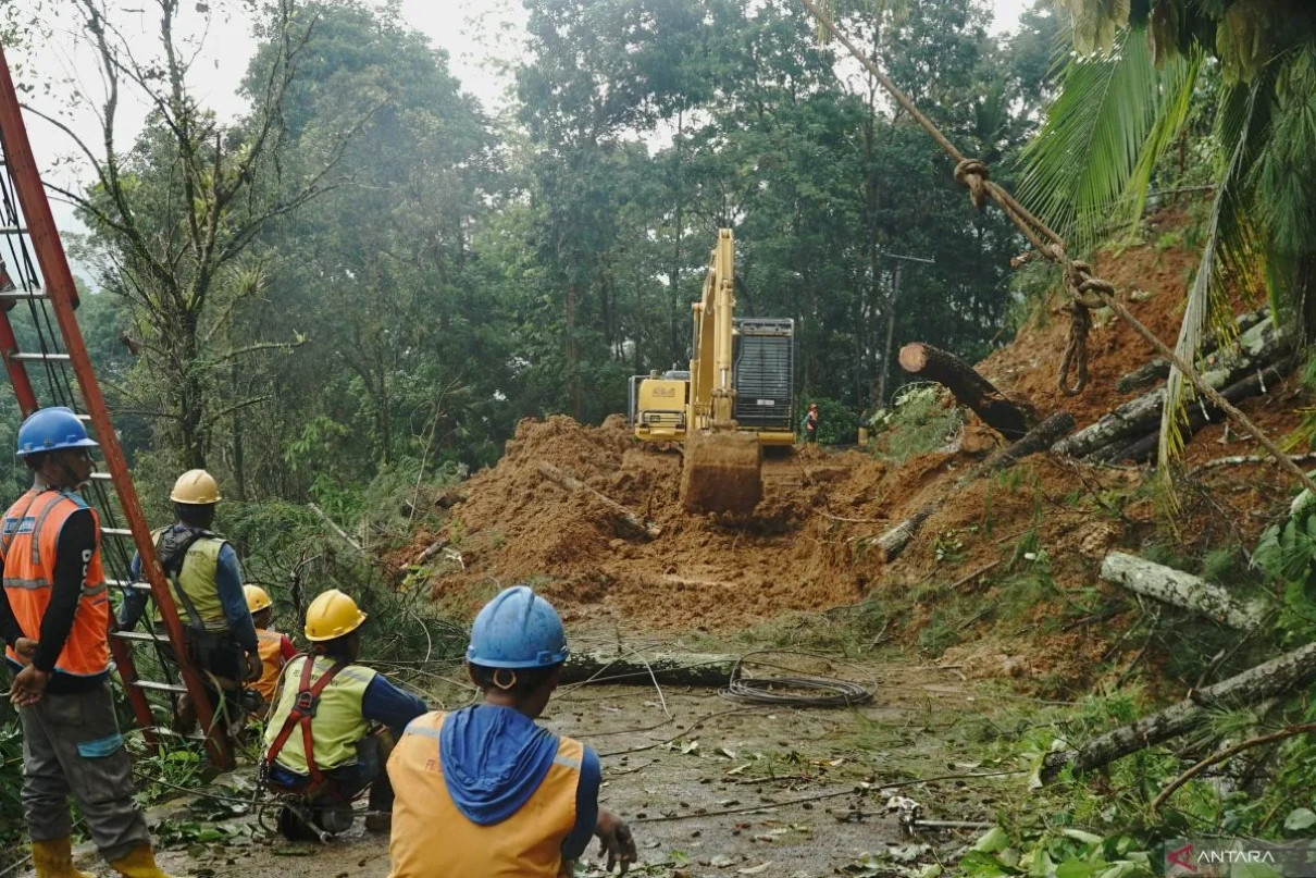 Bencana Trenggalek: 4 Tewas Akibat Longsor & Banjir, Pemkab Tetapkan Siaga