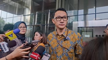 KPK OTT Gubernur Riau Abdul Wahid: Dugaan Korupsi Proyek Flyover PUPR, 10 Orang Diamankan