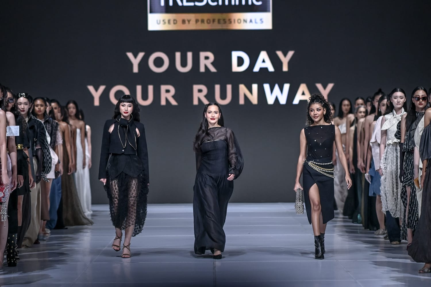 Pevita Pearce Ungkap Peran Rambut sebagai Ekspresi Diri di Jakarta Fashion Week 2026