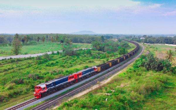 Jalur Kereta Api Trans Sumatera, Kalimantan, Sulawesi Diperintahkan Langsung Prabowo