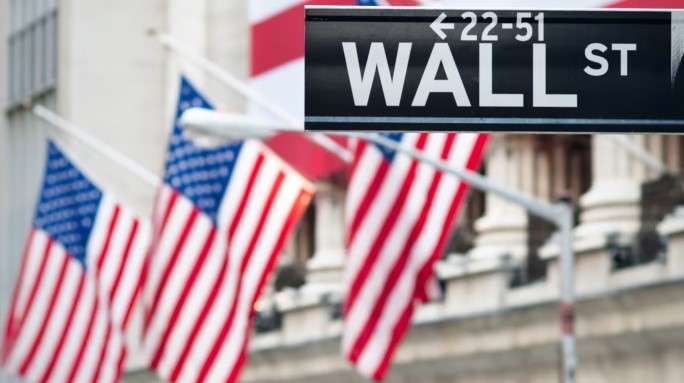 Wall Street Ditutup Mixed, Saham AI Nvidia & Amazon Melonjak (Analisis 3 November 2025)