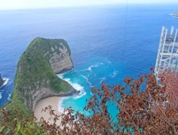 Proyek Lift Kaca di Tebing Pantai Kelingking Dihentikan, Ini Penyebabnya