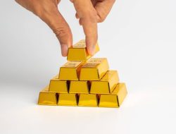 Kebijakan Pajak Baru China Melemahkan Harga Emas Global, Ancam Level USD 4.000?