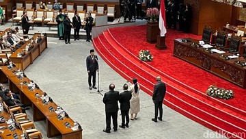 Fauqi Hapidekso Resmi Dilantik Jadi Anggota DPR PAW, Gantikan Alm Alamuddin Dimyati Rois