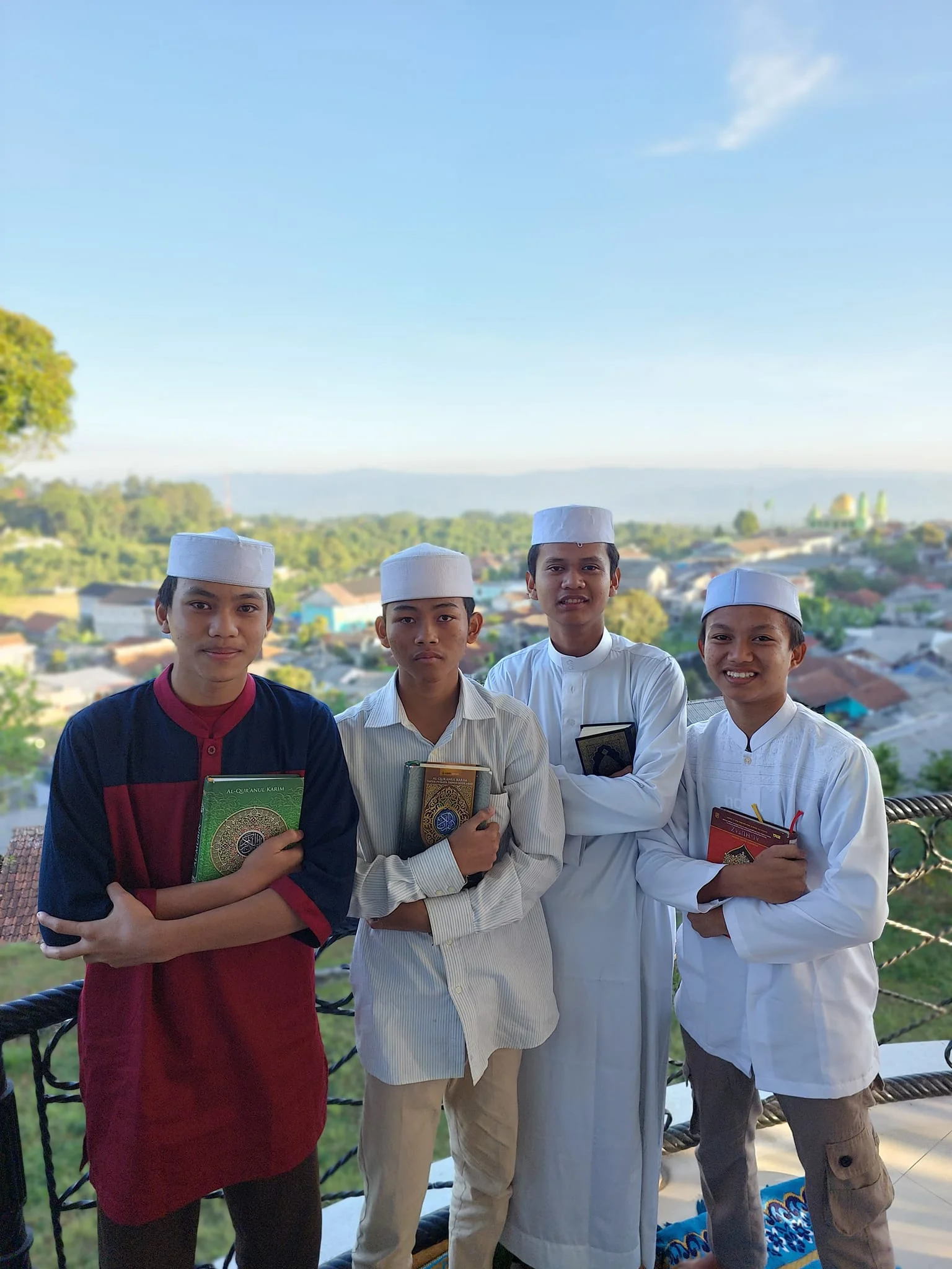 Kisah Ibu Ditalak Suami Tetap Bayar SPP Pesantren: Bukti Kekuatan Doa dan Husnudzon