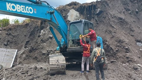 Bareskrim Polri Ungkap Tambang Ilegal Gunung Merapi, Negara Rugi Rp 3 Triliun
