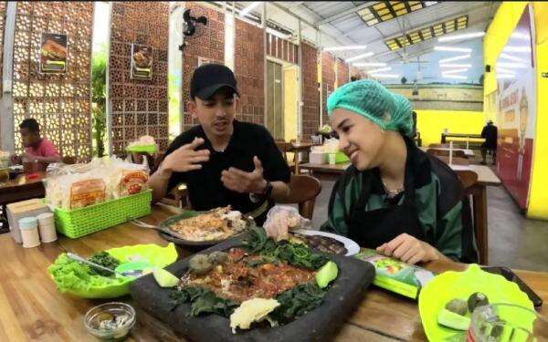 Azia Jadi Chef Dadakan! Bikin Sambal Seruit Khas Lampung di BSD Serpong