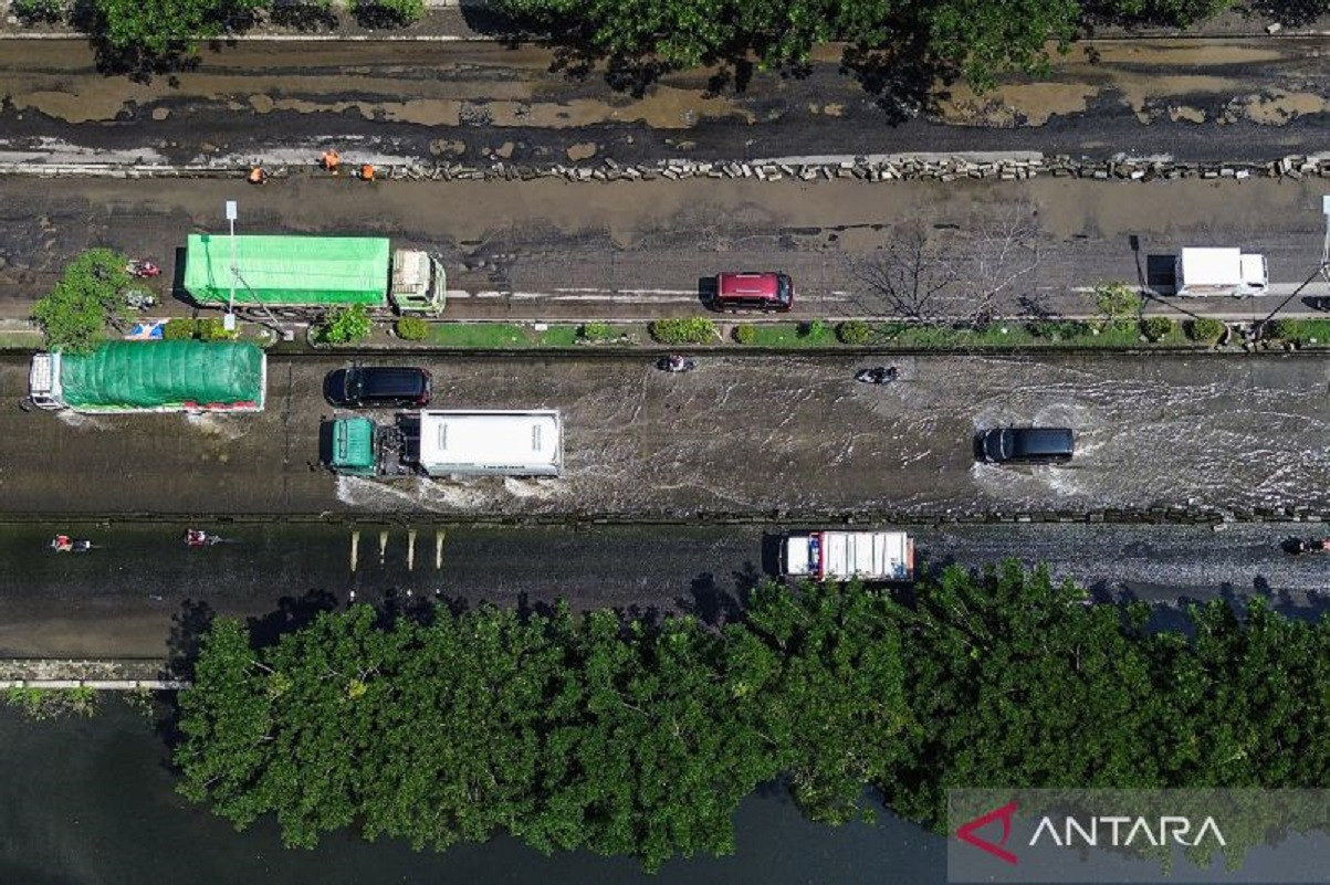 Banjir Rob Demak Mulai Surut, BPBD Kerahkan Pompa Air untuk 4 Desa