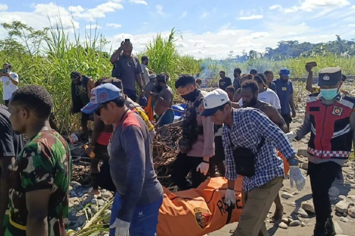 Korban Tewas Tragedi Sungai Panpan Nduga Ditemukan, 14 Orang Masih Hilang