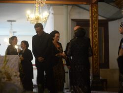 Sri Sultan HB X Melayat Almarhum Paku Buwono XIII: Pesan Regenerasi & Tradisi Keraton