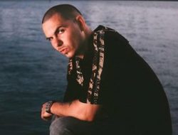 Lirik Lagu Give Me Everything Pitbull feat. Ne-Yo & Terjemahan Indonesia Lengkap