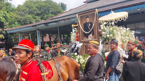 Prosesi Pemakaman Raja Solo PB XIII: Rute Lengkap, Tradisi Brobosan, dan Perjalanan ke Imogiri