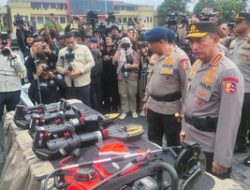 Kapolri Listyo Sigit Tinjau Kesiapan Alat Tanggap Bencana di Mako Brimob