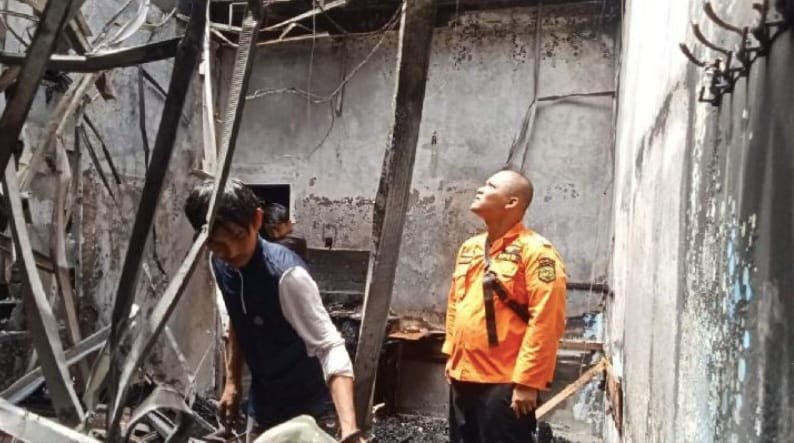 Rumah Hakim Khamozaro Waruwu Terbakar, Sedang Sidang Kasus Korupsi Bobby Nasution