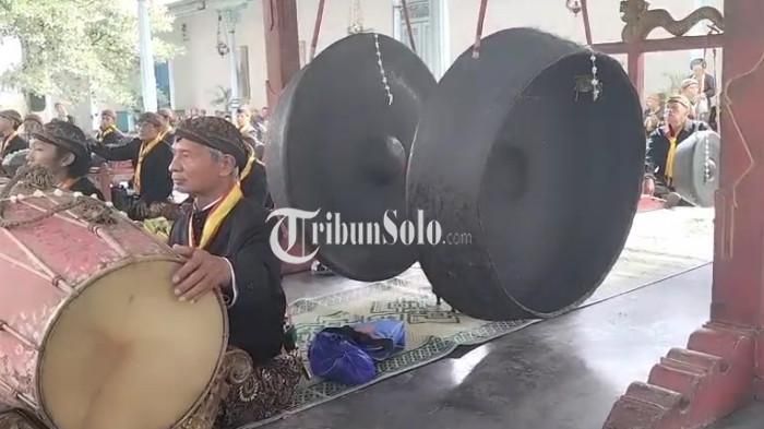Gending Monggangan: Sejarah & Makna Iringan Sakral Pemakaman Pakubuwono XIII