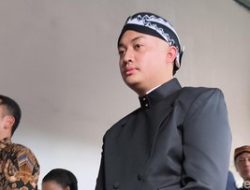 KGPAA Hamangkunegoro Resmi Dinobatkan Jadi Paku Buwono XIV, Raja Baru Keraton Solo