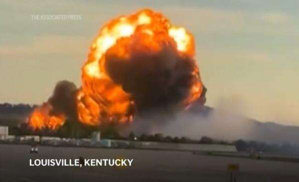 Kecelakaan Pesawat UPS di Louisville: 7 Tewas, Ledakan Dahsyat Terekam Kamera