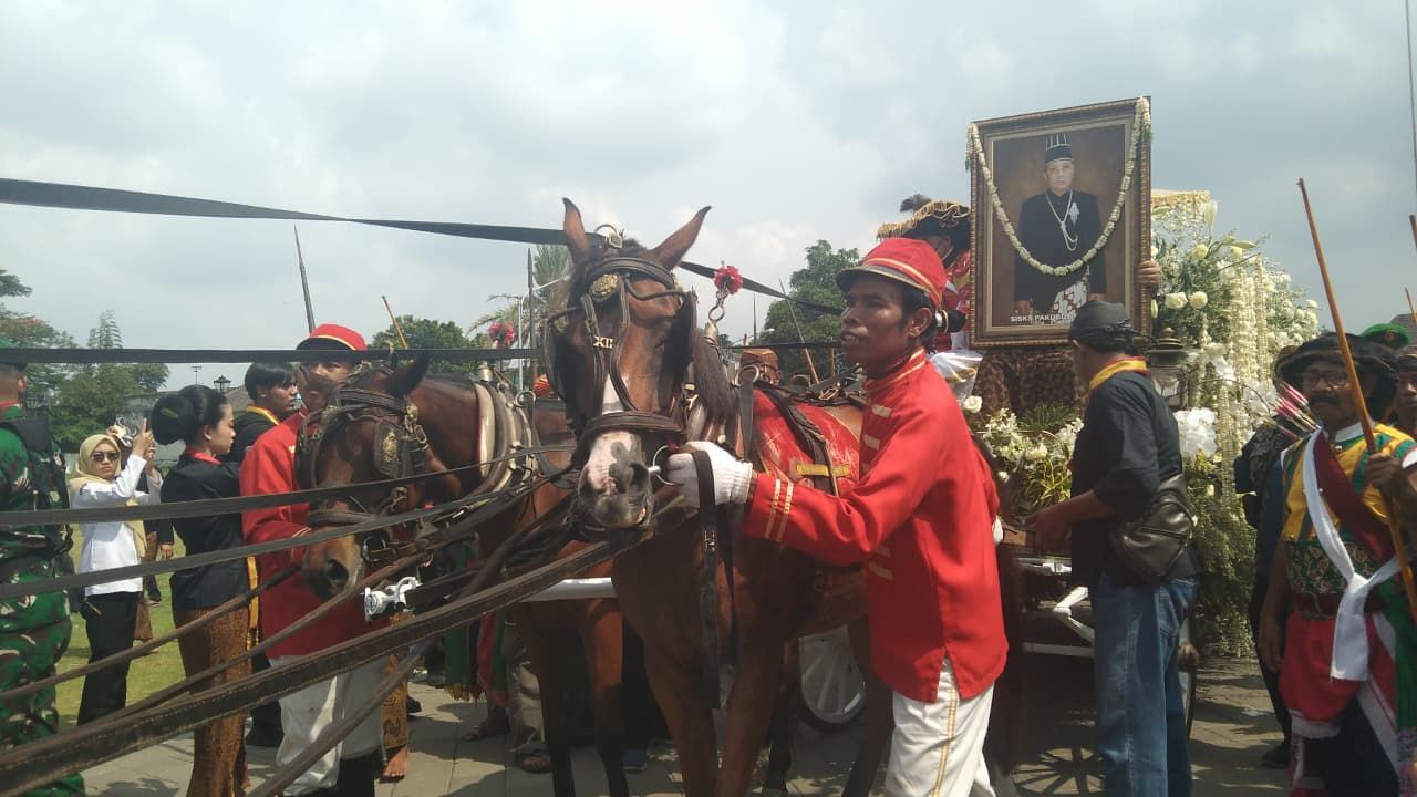Prosesi Pemakaman Raja Keraton Solo PB XIII: Rute Lengkap, Kereta Kuno Rata Pralaya, dan Suasana Haru