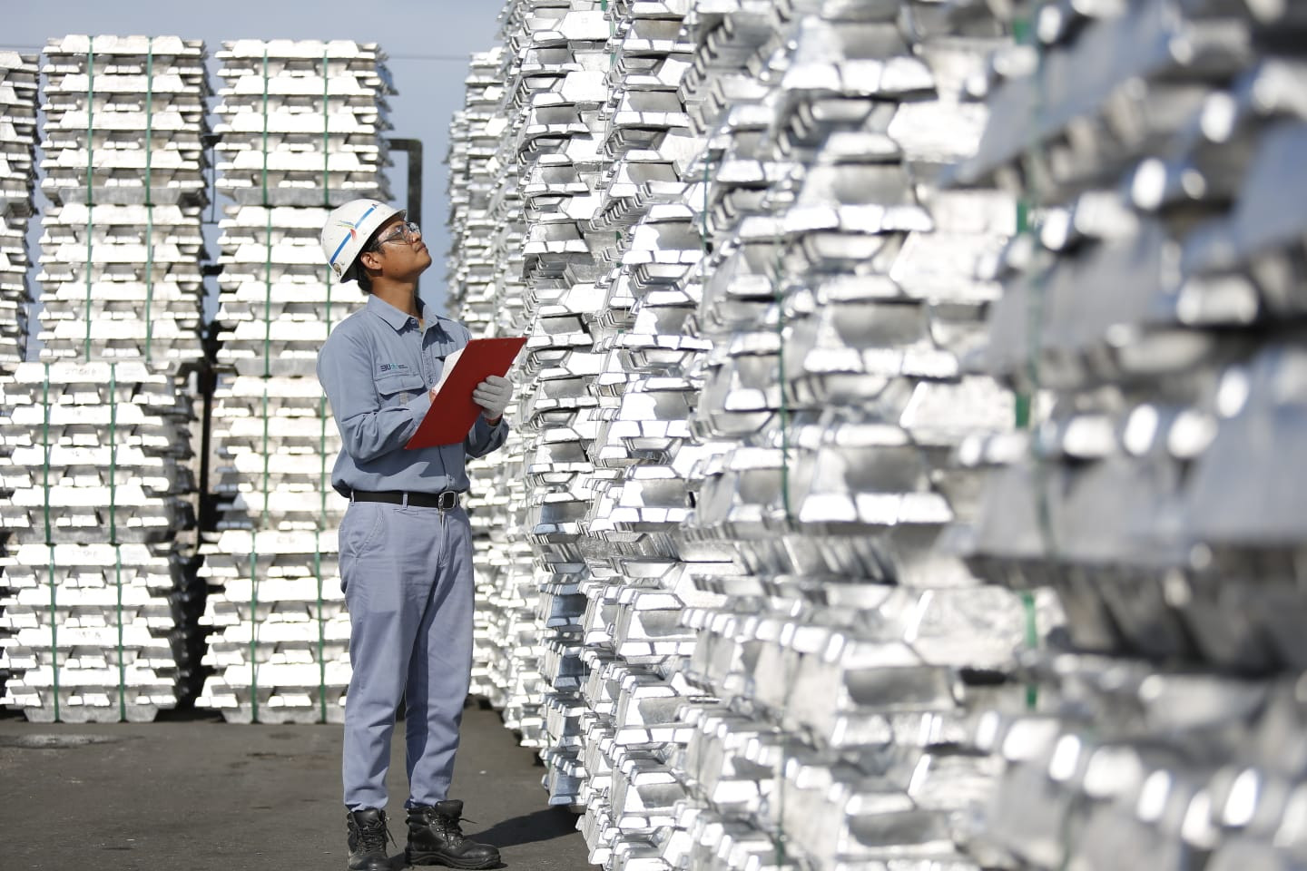 INALUM & MIND ID: Aluminium Indonesia Kunci Rantai Pasok Kendaraan Listrik Global