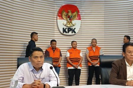 Gubernur Riau Abdul Wahid Ditahan KPK: Tersangka Pemerasan Dana Proyek Rp7 Miliar