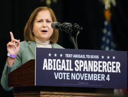 Ghazala Hashmi: Sejarah Tercipta, Letnan Gubernur Muslim Pertama di AS dari Virginia