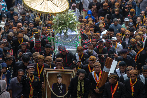 Prosesi Lengkap Pemakaman PB XIII di Imogiri Dihadiri Ribuan Pelayat