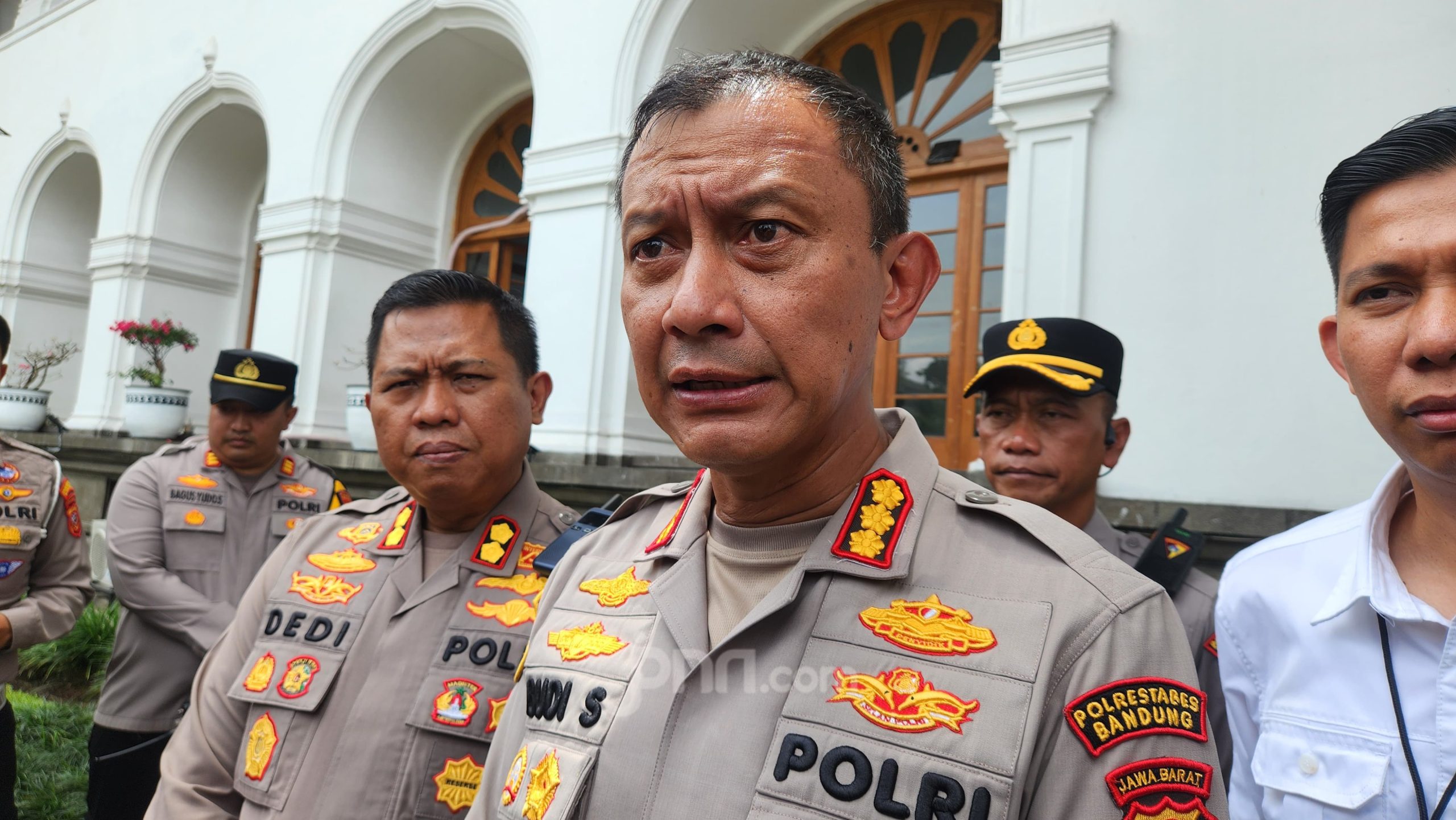 Kapolrestabes Bandung Peringatkan Debt Collector Nakal: Perampasan & Penganiayaan Akan Diproses Hukum