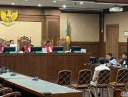 Hakim Agam Syarief Baharudin Mohon Vonis Ringan, Sebut Diri Sapu Kotor dalam Kasus Suap Minyak Goreng