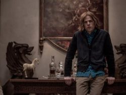 Jesse Eisenberg Donorkan Ginjal ke Orang Asing: Alasan Mengejutkan dan Jadwal Operasi