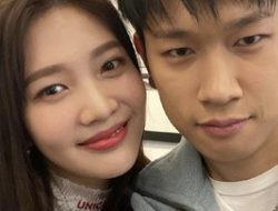 Crush Pamer Harmonis dengan Joy Red Velvet di Pernikahan Adiknya, Bawa Lagu Spesial!