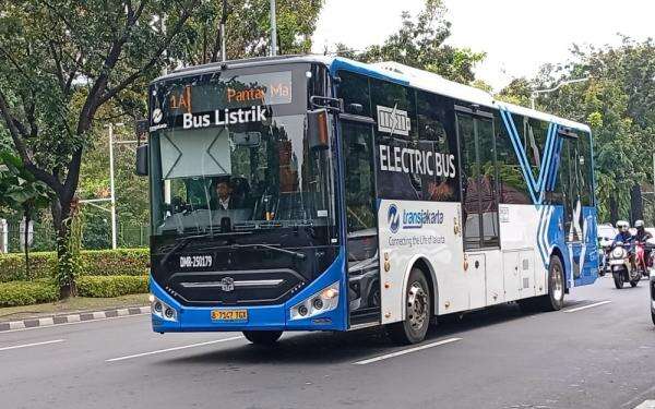 Transportasi Gratis Jakarta 2025: Syarat & Cara Daftar Pegawai Swasta Gaji < Rp 6,2 Juta