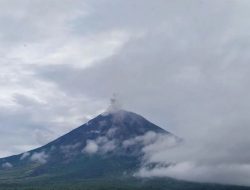 Gunung Semeru Erupsi 2025: Kolom Abu 1.000 Meter, Status Waspada, dan Zona Bahaya