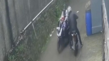 Ibu dan Anak Tersungkur Usai Tasnya Dijambret di Gang Kali Suren Bogor