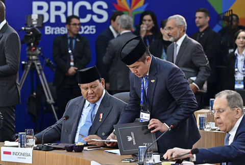 Prabowo Puji Seskab Teddy untuk Pidato 17 Paragraf dan Resmikan Investasi Lotte Group