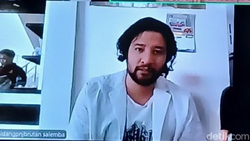 Ammar Zoni Sidang Online dari Nusakambangan: Rambut Plontos Jadi Sorotan
