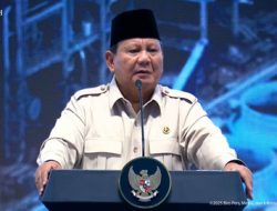Prabowo Bercanda dengan Andra Soni dan Kapolri Listyo Sigit di Peresmian Pabrik Cilegon