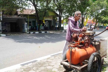 Kisah Heru Prasetyo, Tukang Tambal Ban Diselamatkan JKN: Operasi Gratis & Harapan untuk Warga Kecil