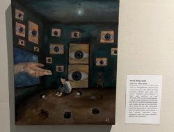 Lukisan Terbelenggu Dinda Mulya Syifa Soroti Makna Filosofis Rumah di Commvaganza 9.0