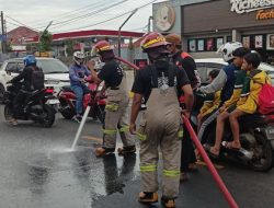 Tumpahan Oli Depok Picu Kecelakaan Beruntun & Macet Parah di Jalan Raya Sawangan
