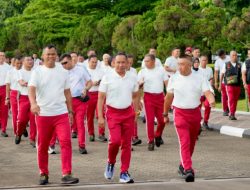 Panglima TNI Pimpin Olahraga Bersama, Tekankan Pola Hidup Sehat untuk Prajurit