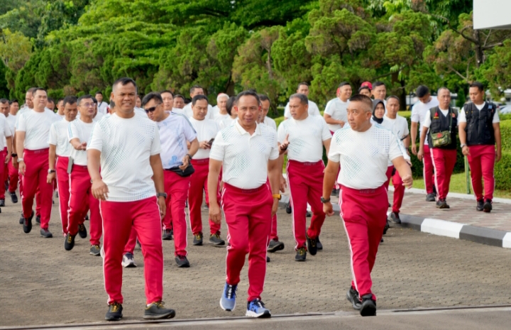 Panglima TNI Pimpin Olahraga Bersama, Tekankan Pola Hidup Sehat untuk Prajurit