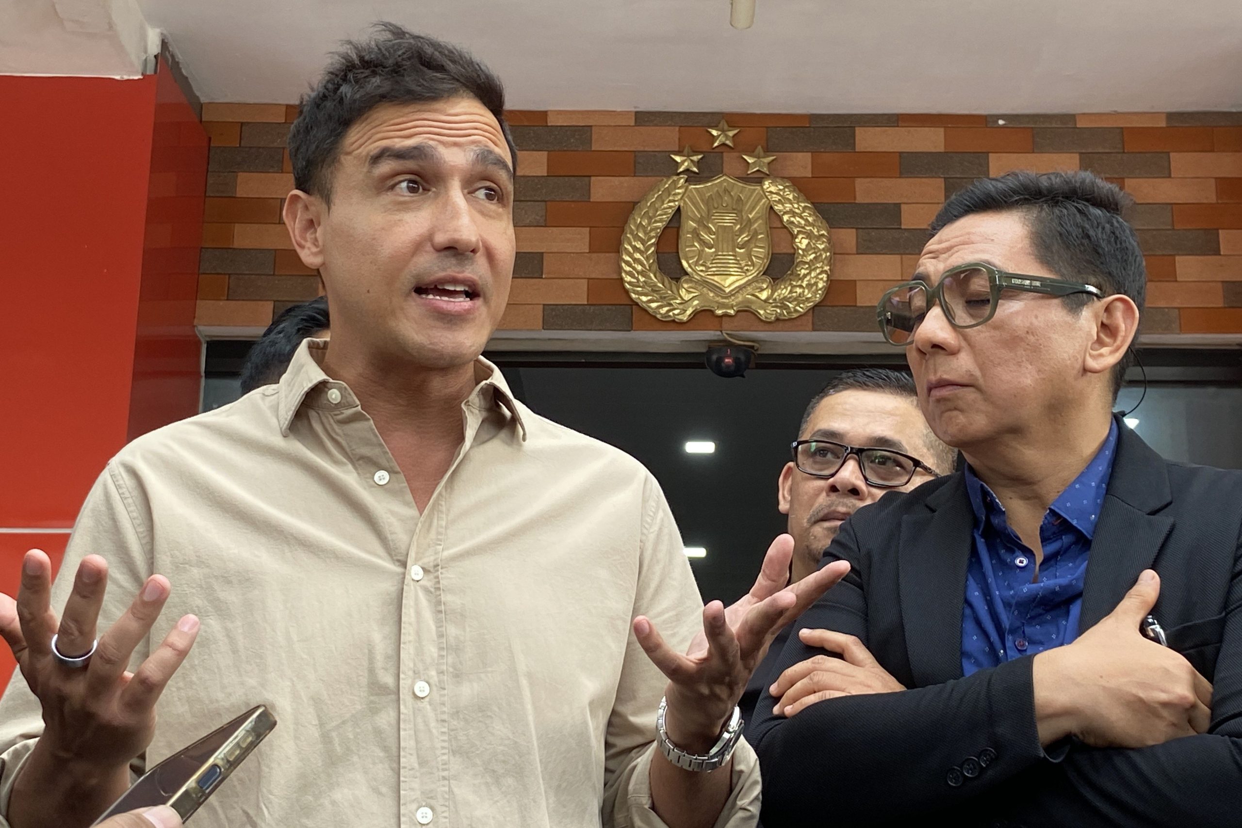 Hamish Daud Perkuat Laporan Polisi, Ungkap Pelaku Fitnah Beroperasi dari Luar Negeri