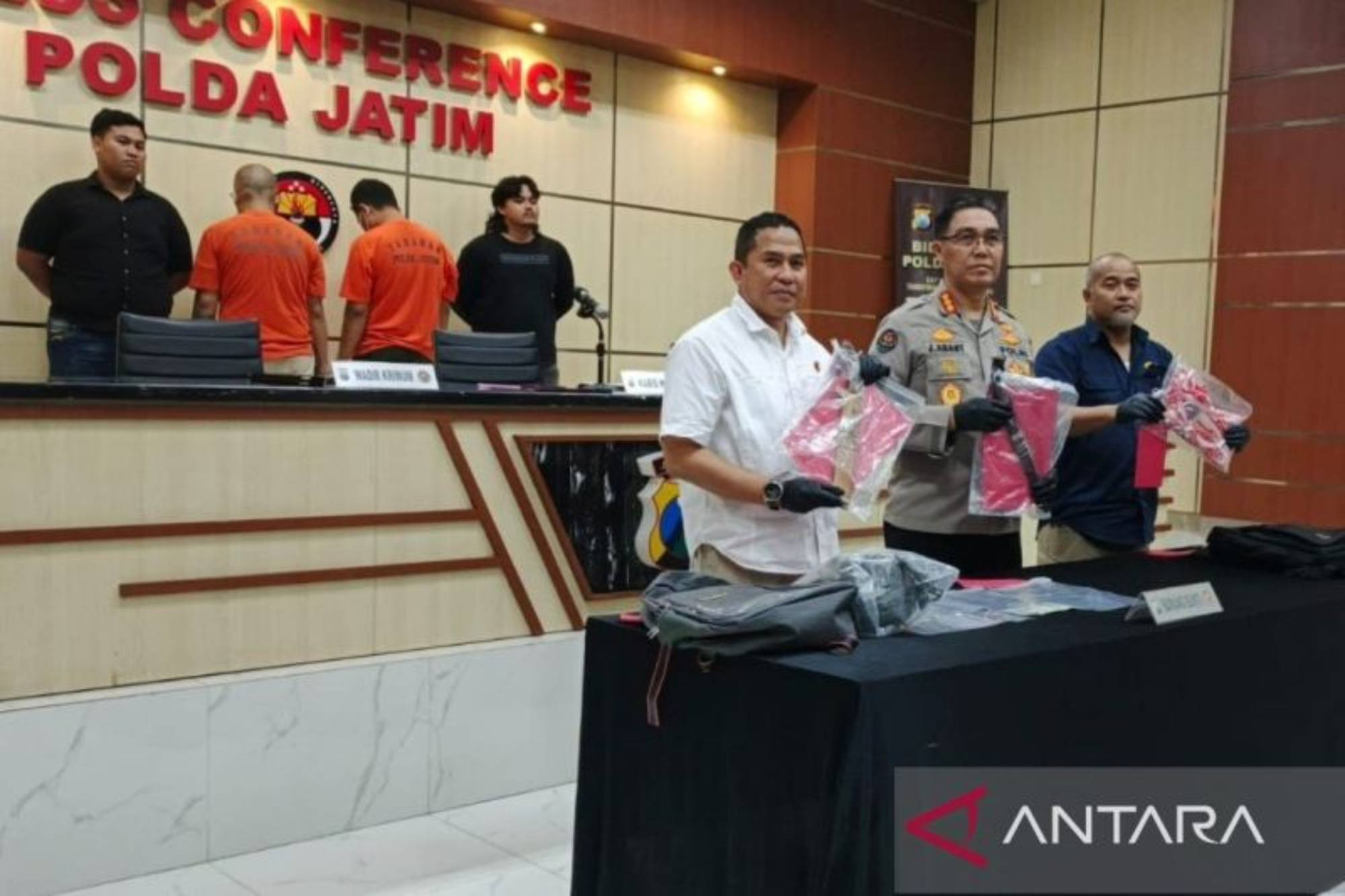 Komplotan Pencuri Minimarket Jatim Dibekuk, Bawa Golok & Senjata Api Rakitan