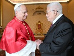 Paus Leo XIV & Mahmoud Abbas Bahas Bantuan Gaza dan Solusi 2 Negara