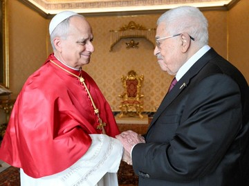 Paus Leo XIV & Mahmoud Abbas Bahas Bantuan Gaza dan Solusi 2 Negara