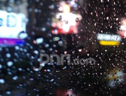 Cuaca Surabaya Hari Ini: BMKG Juanda Prediksi Hujan Ringan & Suhu 24-32°C