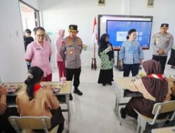 Kapolri Listyo Sigit Tinjau SMP Kemala Bhayangkari Karanganyar, Dukung Program SDM Unggul