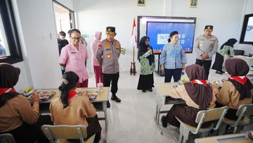 Kapolri Listyo Sigit Tinjau SMP Kemala Bhayangkari Karanganyar, Dukung Program SDM Unggul